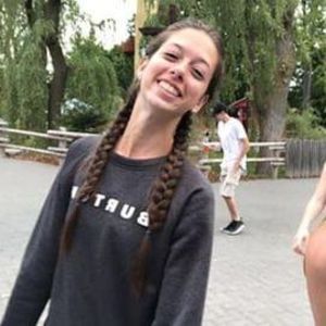 Meet your Posher, Olivia